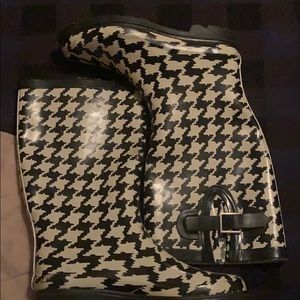 University of Alabama houndstooth rain boots